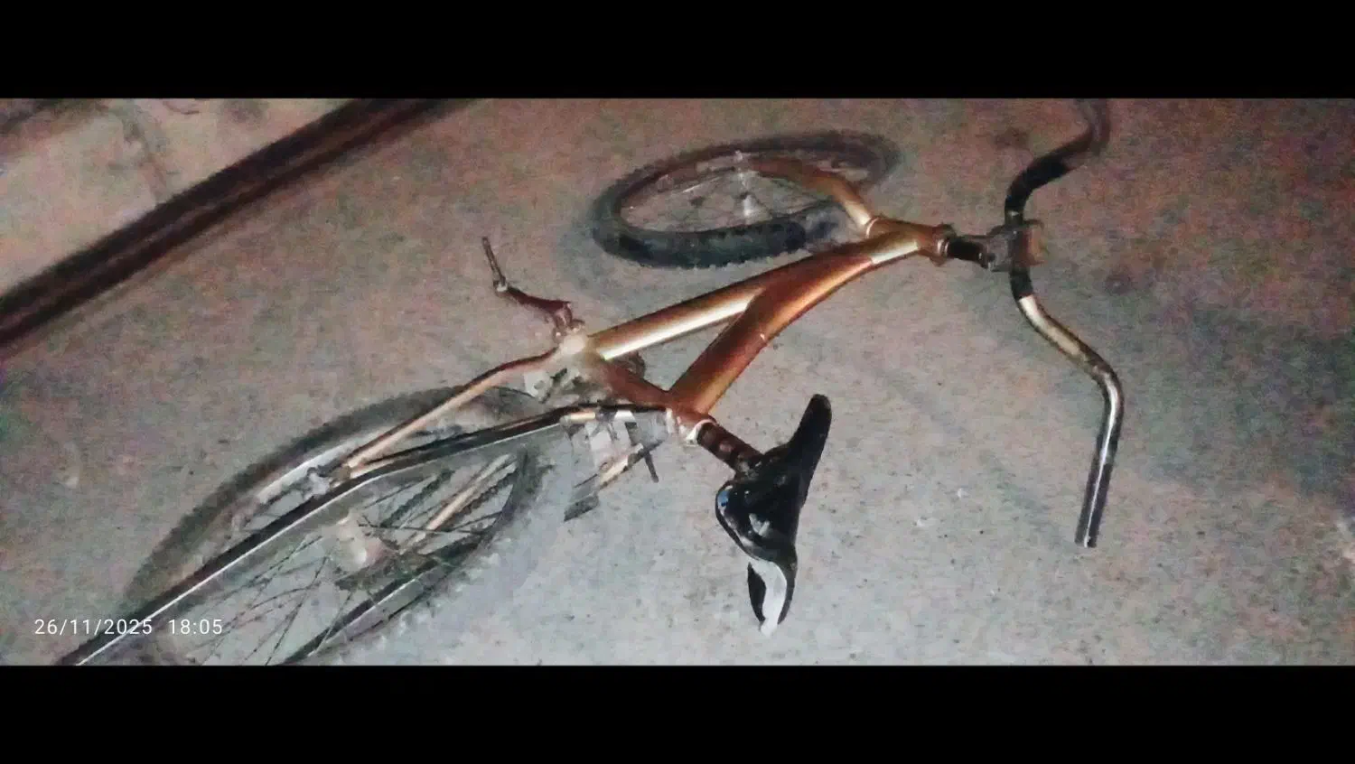 دوچرخه|دوچرخه، اسکیت، اسکوتر|صائین قلعه, |دیوار