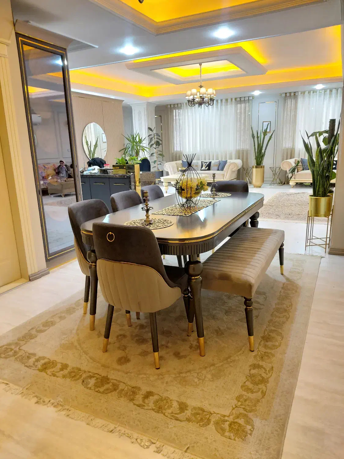 میز و صندلی ۸نفره|میز و صندلی غذاخوری|قم, سالاریه|دیوار