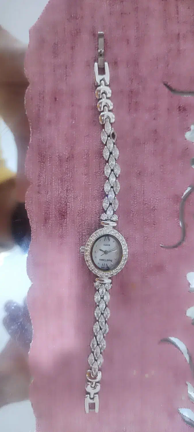 ساعت نقره|ساعت|مینودشت, |دیوار