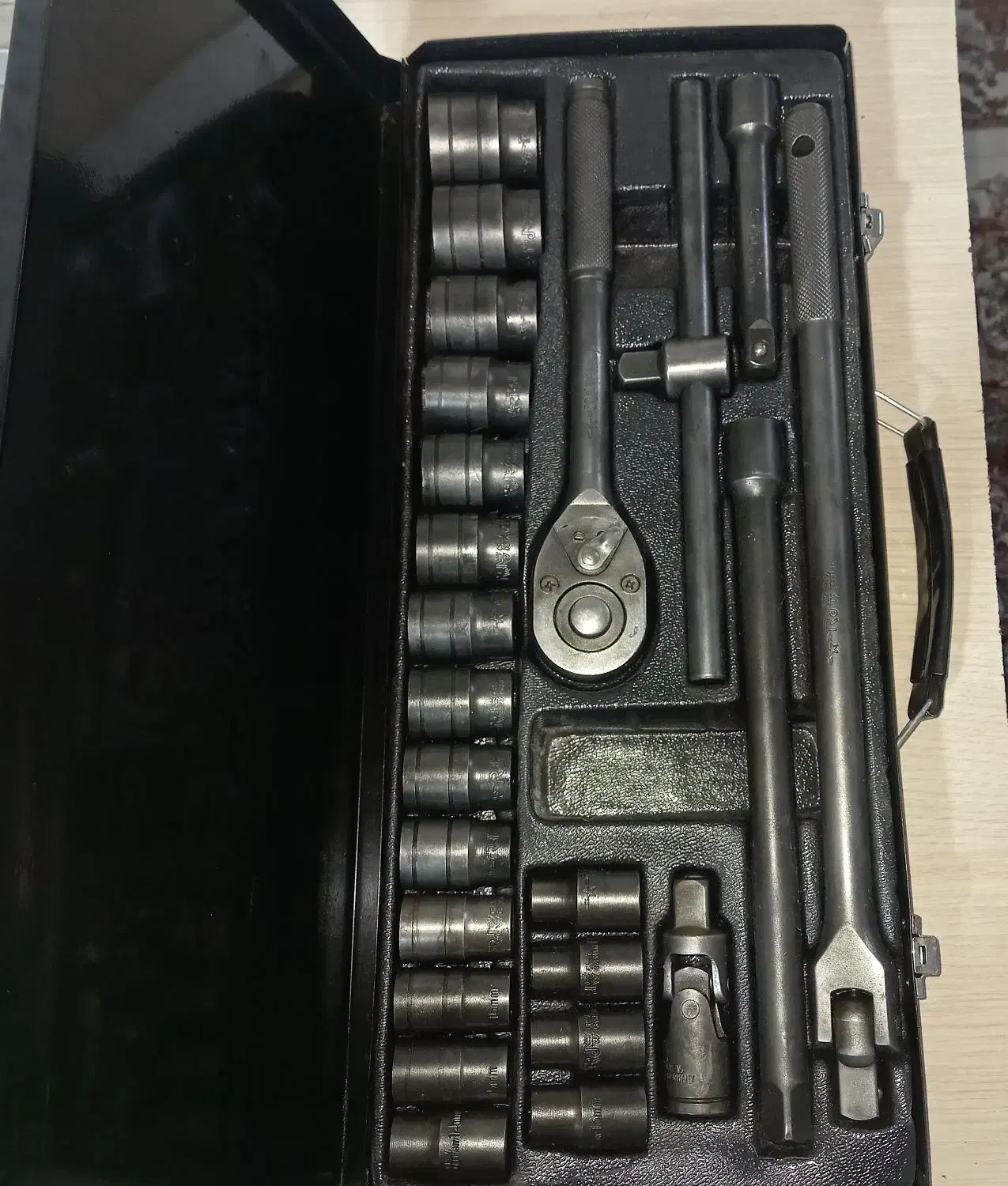 جعبه بکس ۲۴تیکه آلمانی به علت نیازمالی|ابزارآلات|بهارستان, |دیوار