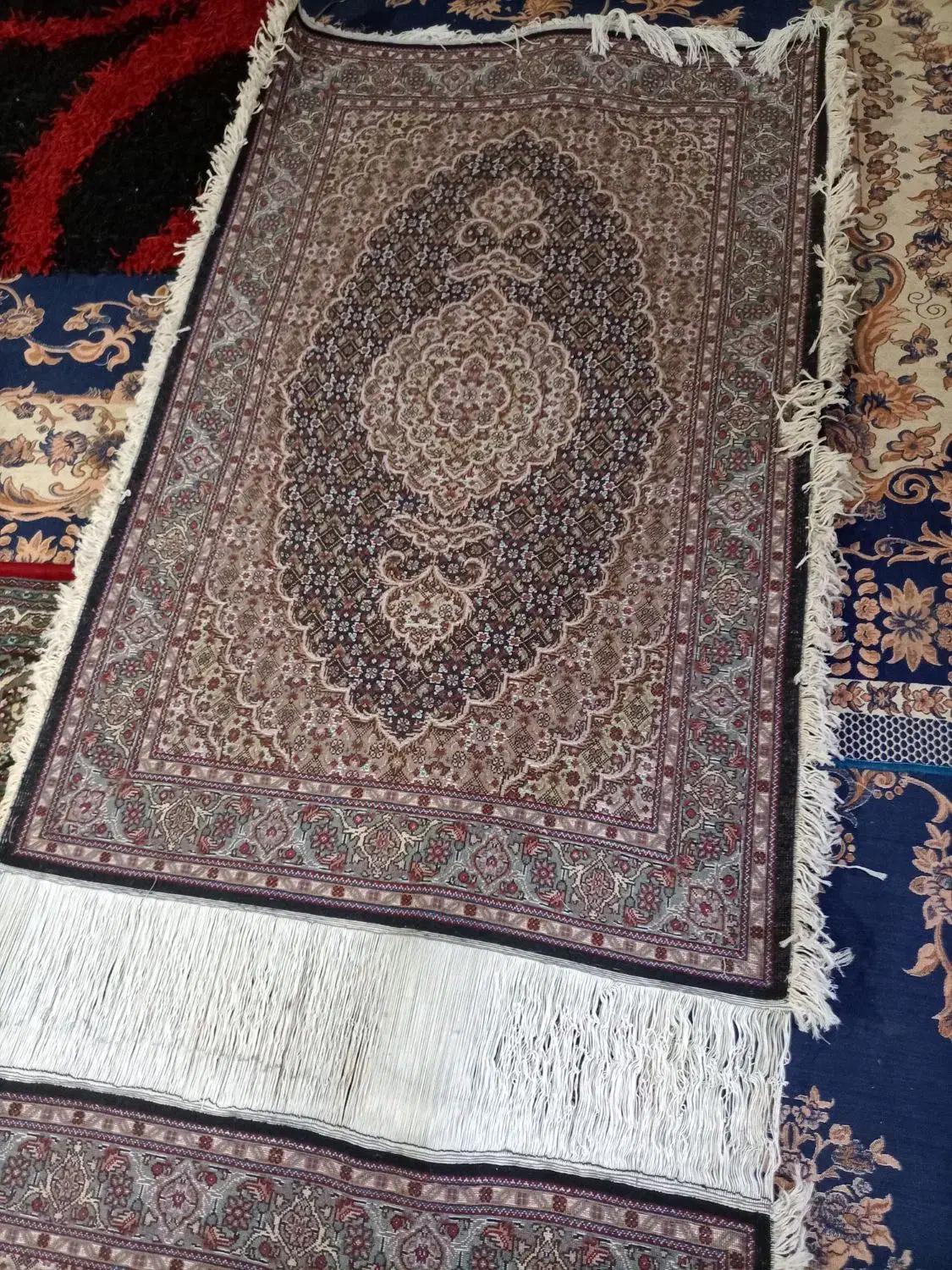 یک جفت‌فرش‌دستبافت‌بدون‌پرداخت|فرش|اردبیل, |دیوار