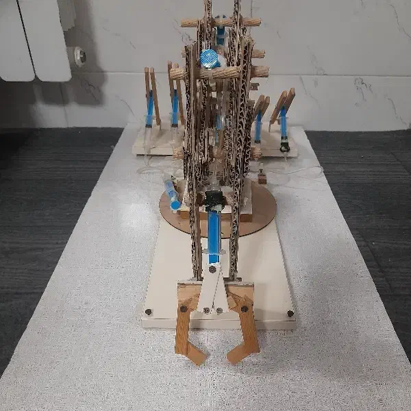 کاردستی جرثقیل ماکت|اسباببازی|گلستان (تهران), |دیوار