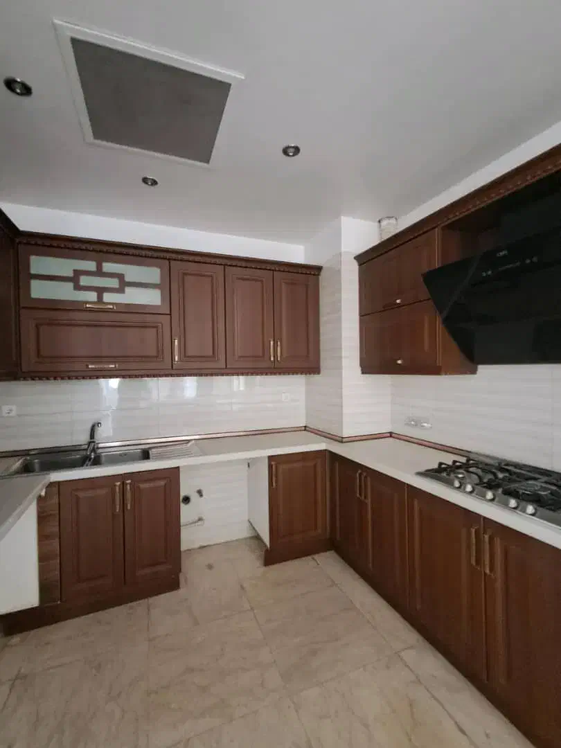 اجاره ۱۲۰ متر طبقه ششم کامرانیه