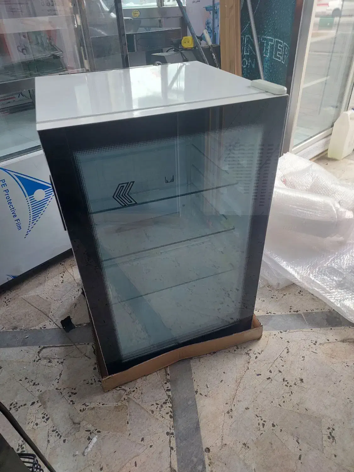 یخچال ویترینی ۶ فوت|کافی‌شاپ و رستوران|رشت, فلسطین|دیوار
