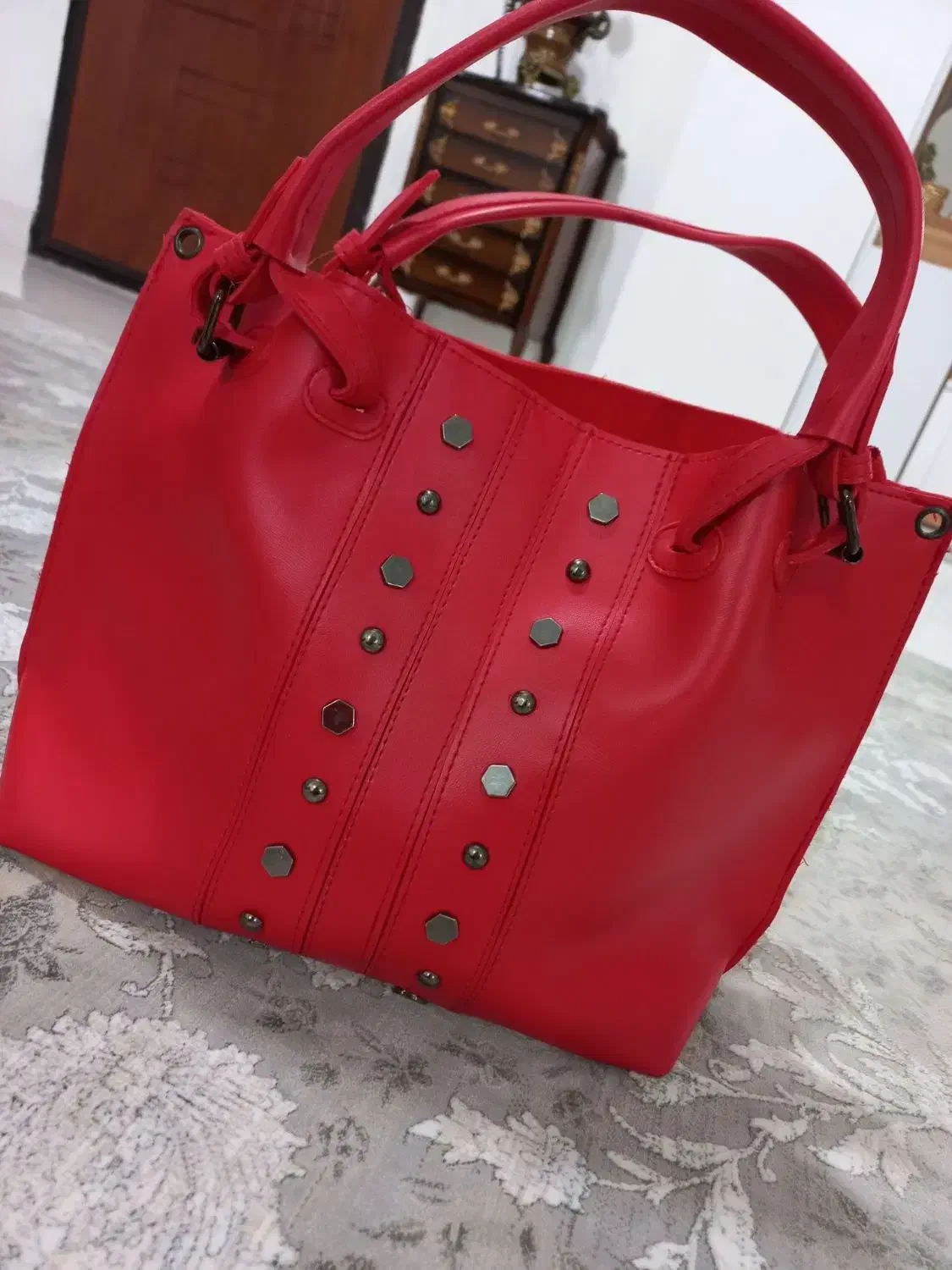 کیف|کیف، کفش، کمربند|دینور, |دیوار