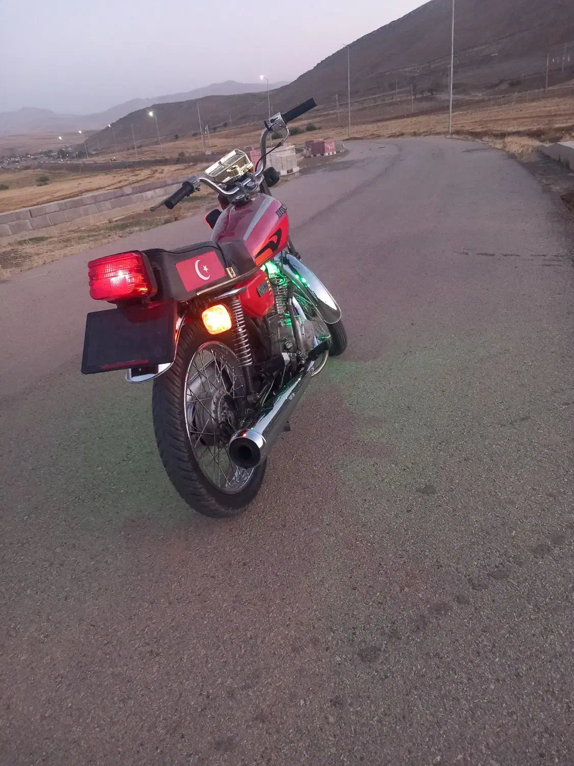 ۰۰۰|موتورسیکلت|گرمی, |دیوار