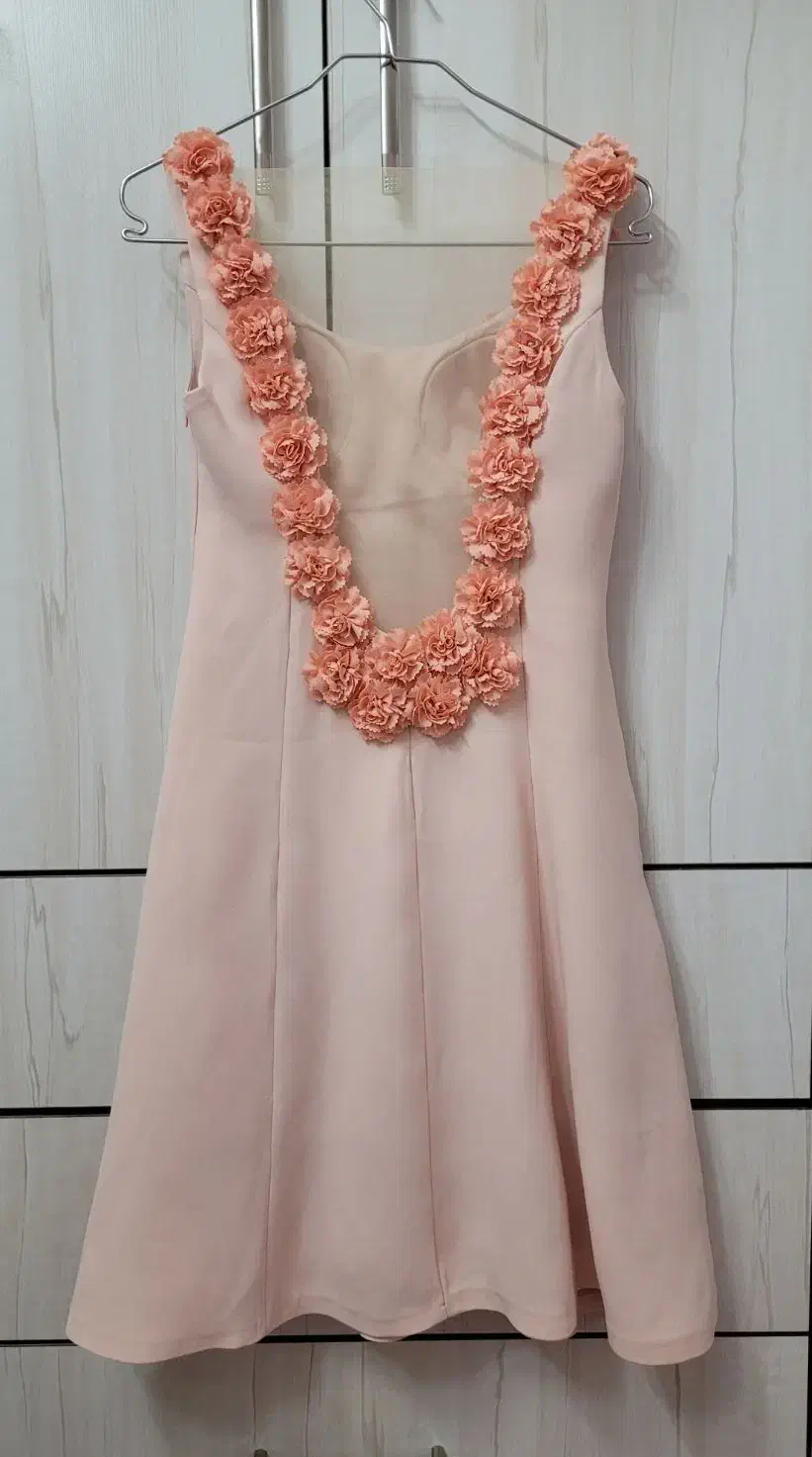 لباس مجلسی نو|لباس|دهق, |دیوار