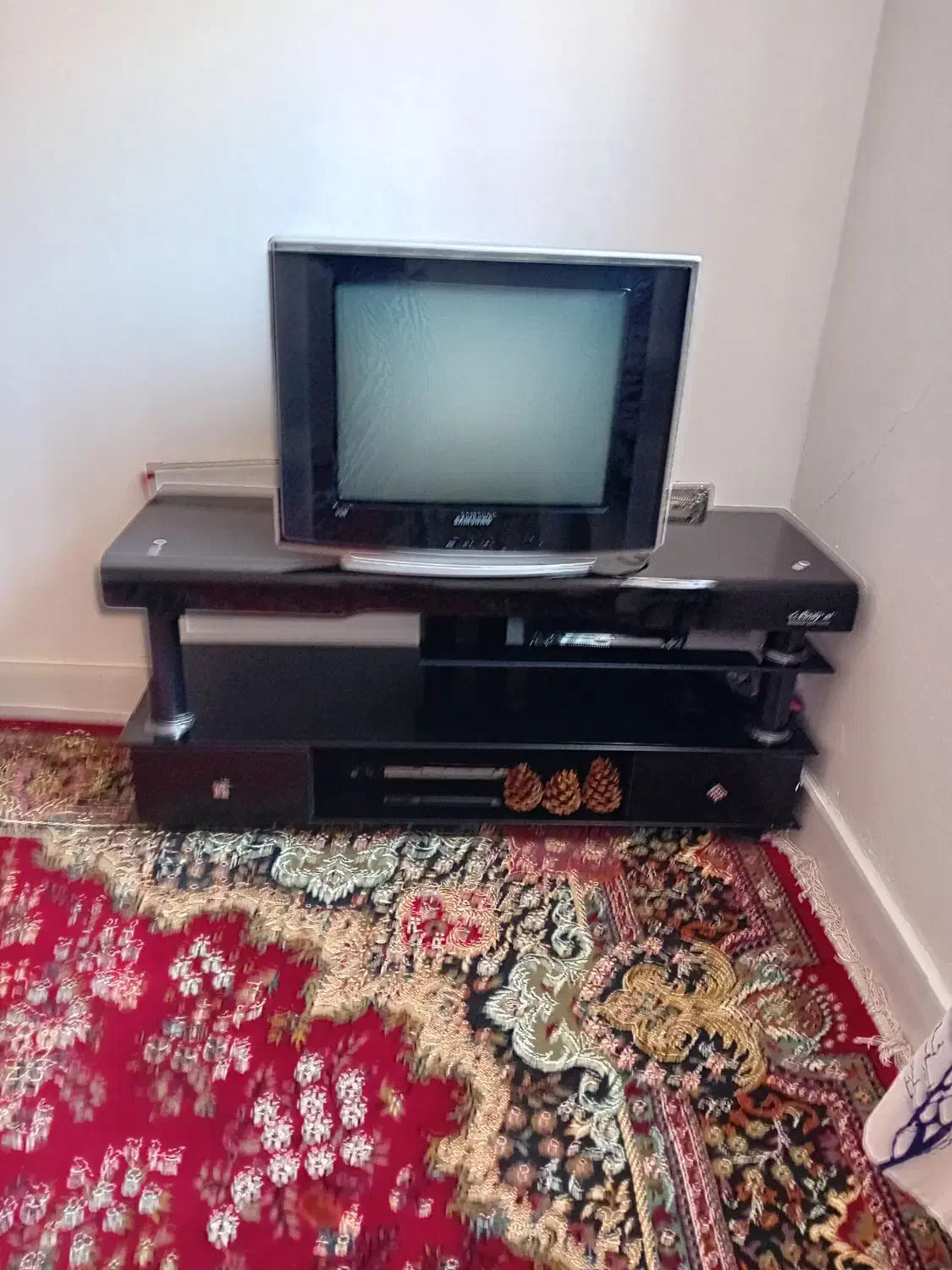 میز تلویزیون و تلویزیون|تلویزیون و پروژکتور|گرگان, |دیوار