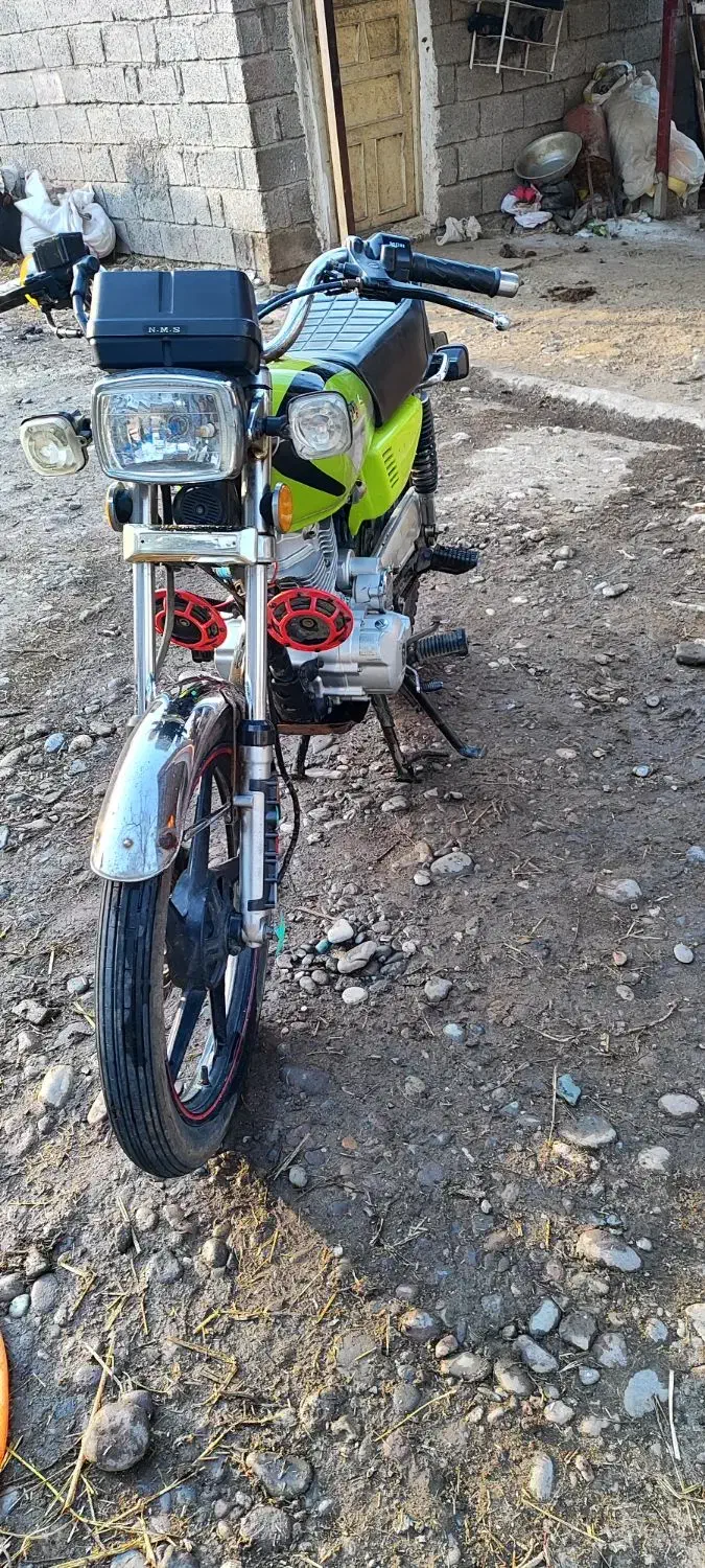 هندا200|موتورسیکلت|سنگر, |دیوار