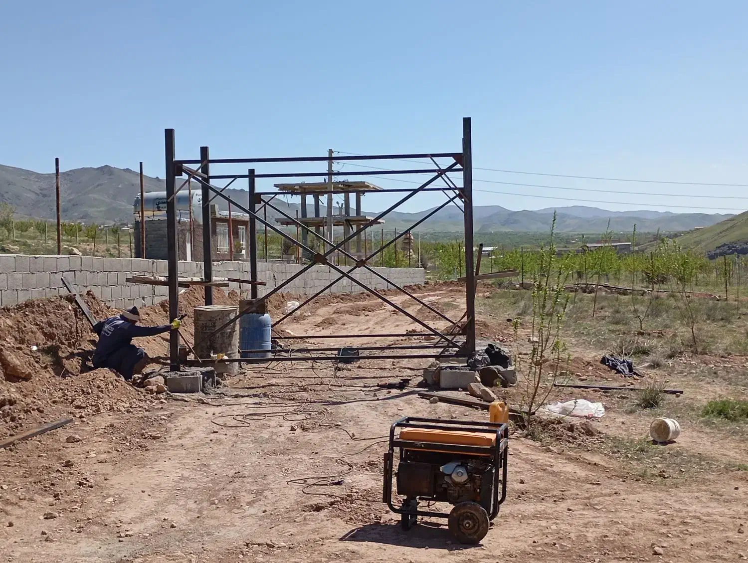 جوشکار ،اسکلت، ایزوگام، درب ،پنجره|خدمات پیشه و مهارت|قزوین, |دیوار