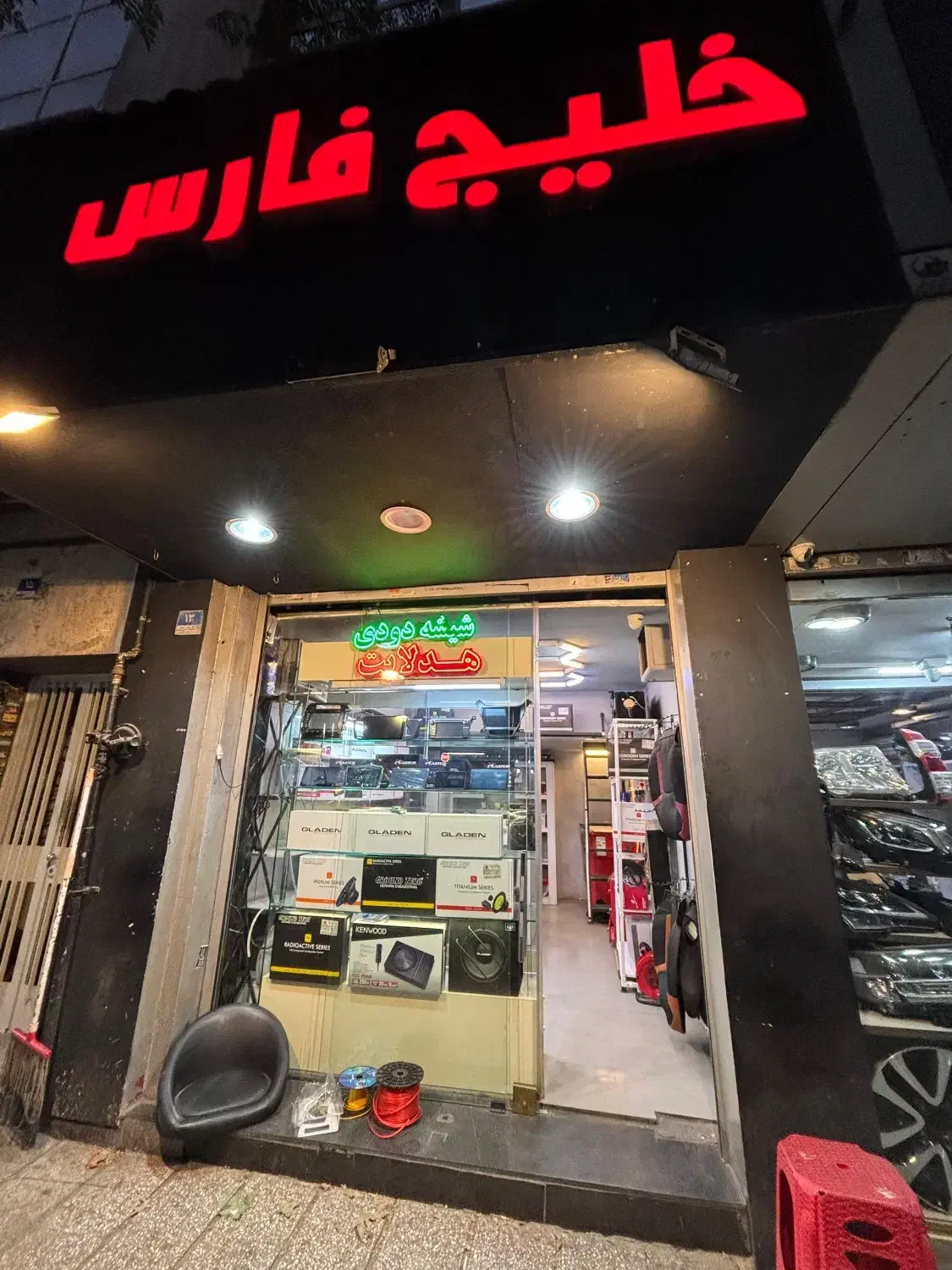 مغازه بر خیابان سورنا|اجارهٔ مغازه و غرفه|تهران, عباس‌آباد|دیوار