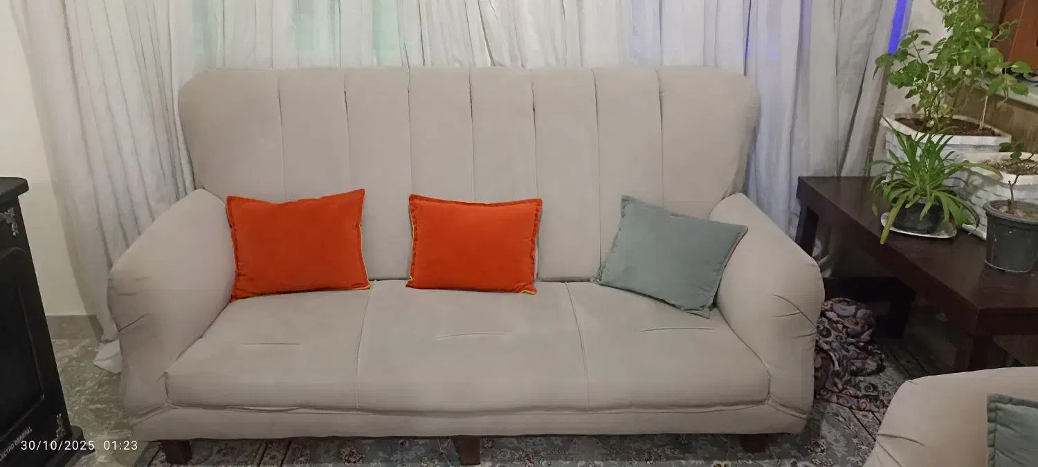 مبل راحتی|مبلمان خانگی و میز عسلی|بومهن, |دیوار