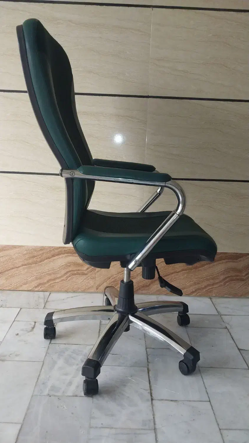 تلویزیون 42 اینچ JVC + تلویزیون 21 اینچ|تلویزیون و پروژکتور|کاشان, فاز ۲ ناجی آباد|دیوار