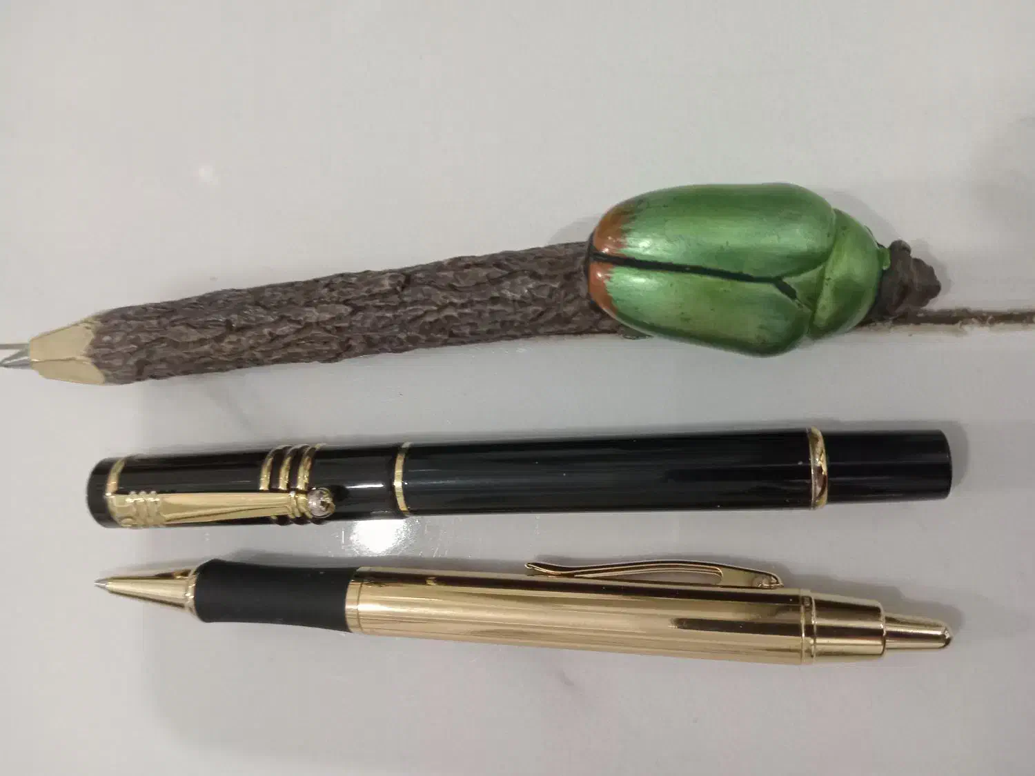 تعدادی خودکارو خودنویس ودفترفانتزی ۱۰۰ برگ|لوازم التحریر|تهران, شیوا|دیوار