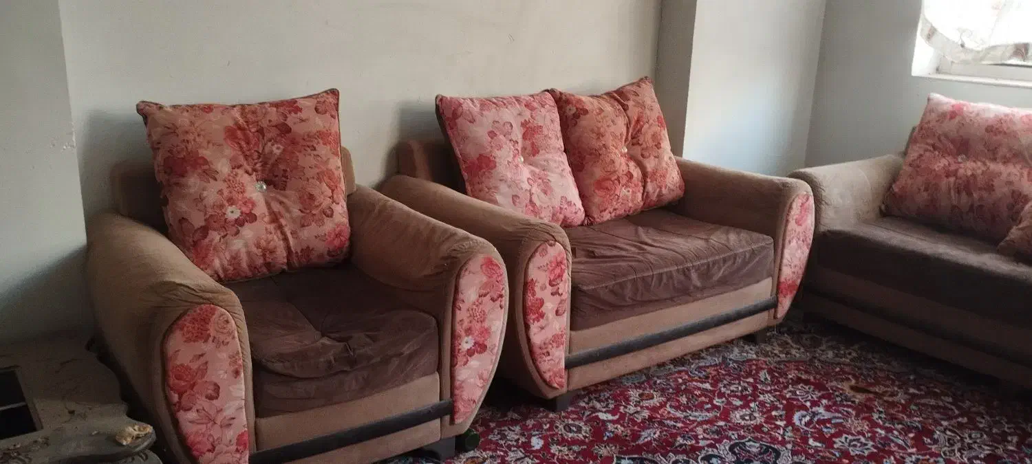 مبل کارکرده تمیز|مبلمان خانگی و میز عسلی|قم, دورشهر|دیوار