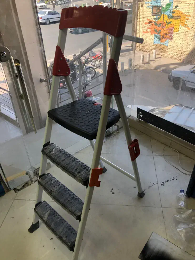 نردبان دو طرفه ۴ پله|مصالح و تجهیزات ساختمان|قم, زنبیل آباد|دیوار