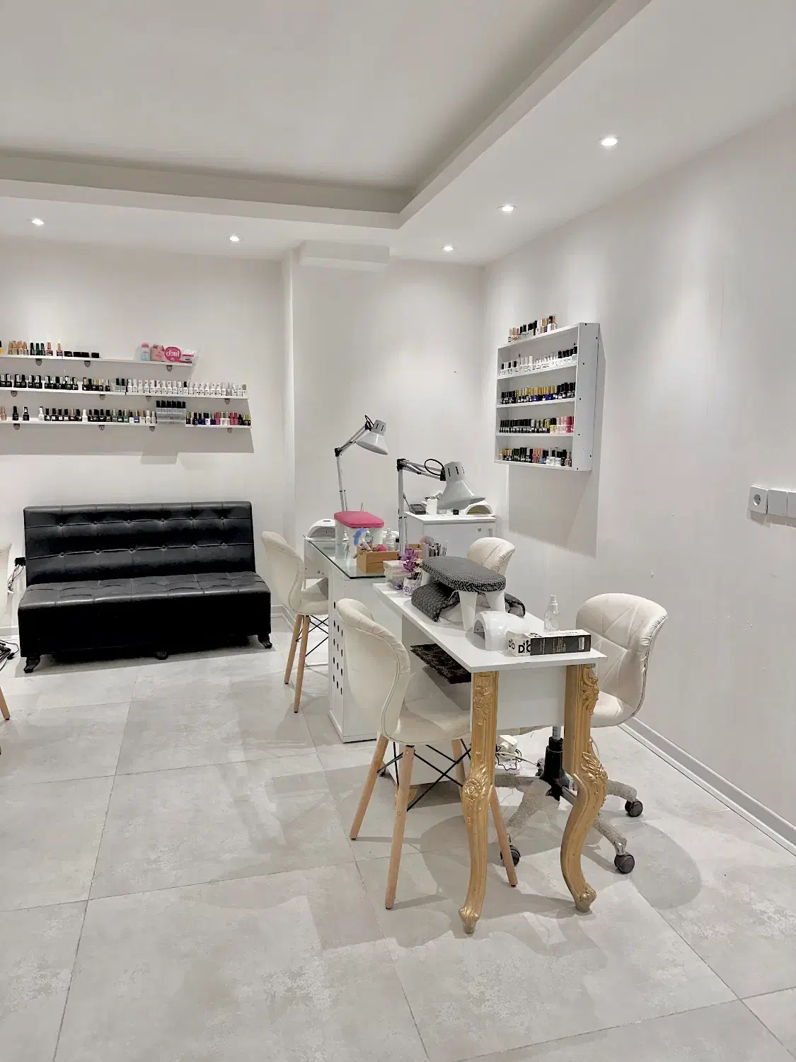 اجاره لاین در سالن زیبایی افتاب یک۲۵۰۰|اجارهٔ دفتر کار، اتاق اداری، مطب|آمل, |دیوار