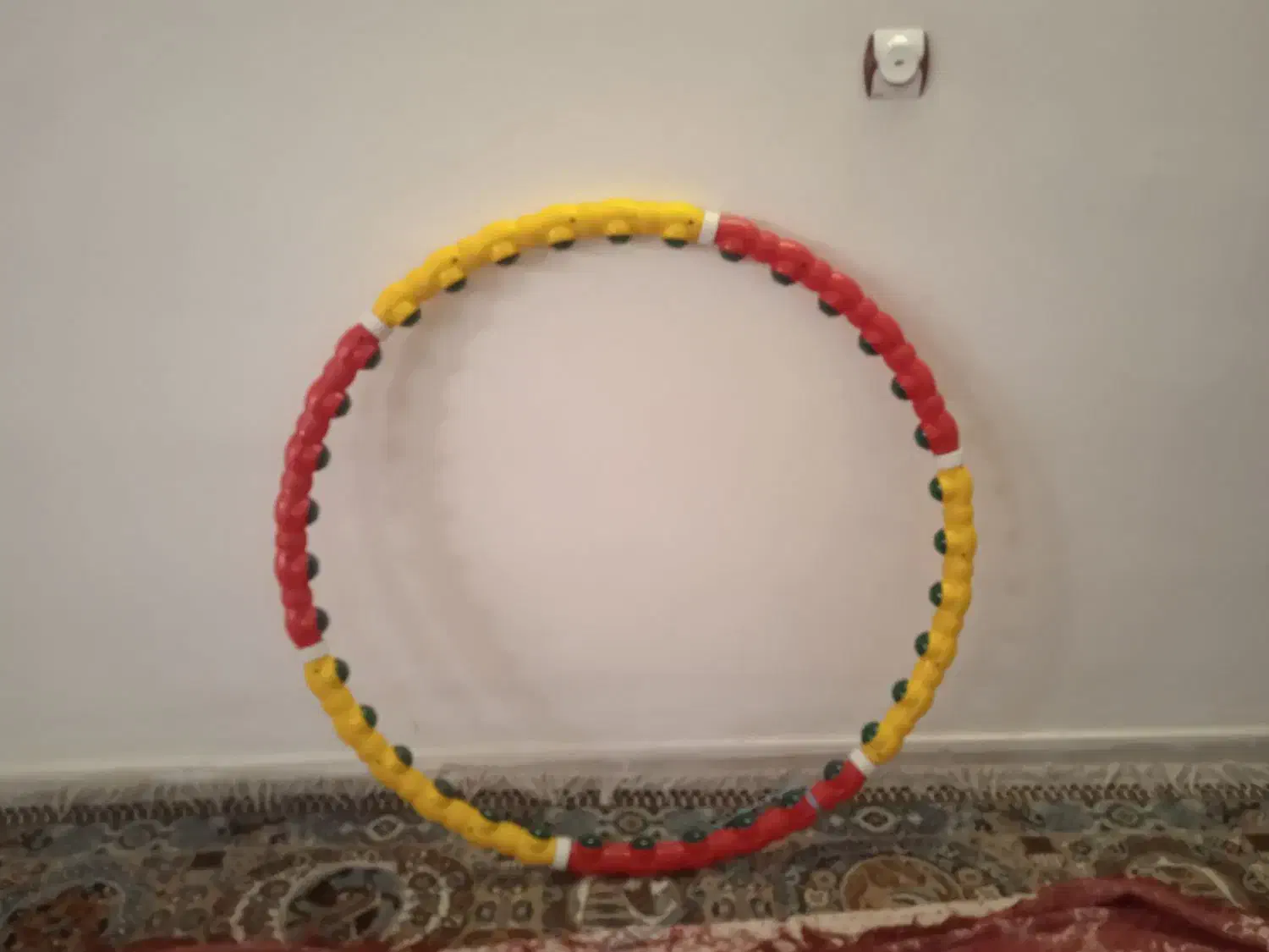 حلقه ورزشی (هولاهوپ)|تجهیزات ورزشی|اندیشه, اندیشه فاز ۱|دیوار