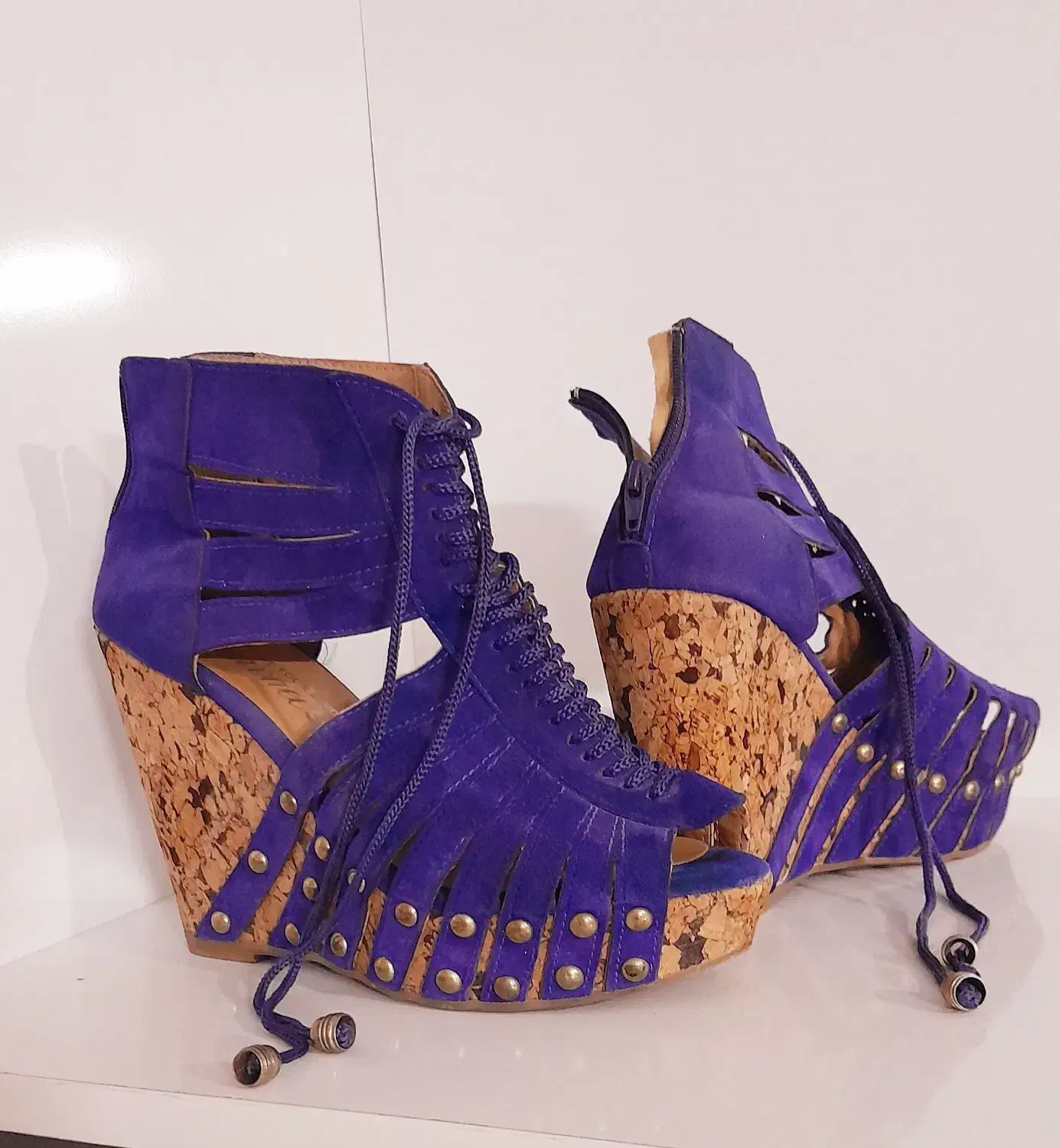 کفش مجلسی|کیف، کفش، کمربند|ساوه, |دیوار