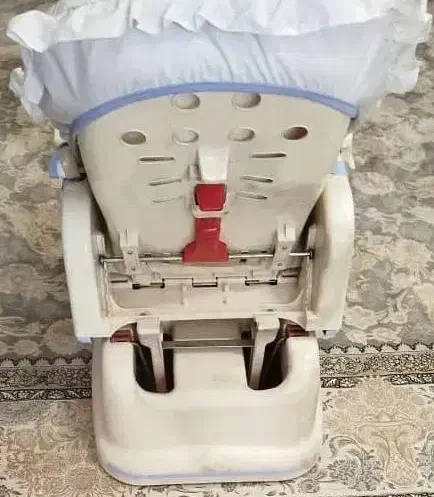 صندلی غذا خوری پایه کوتاه کودک و تخت خواب شو|تخت و صندلی بچه|شیراز, رحمت‌آباد|دیوار