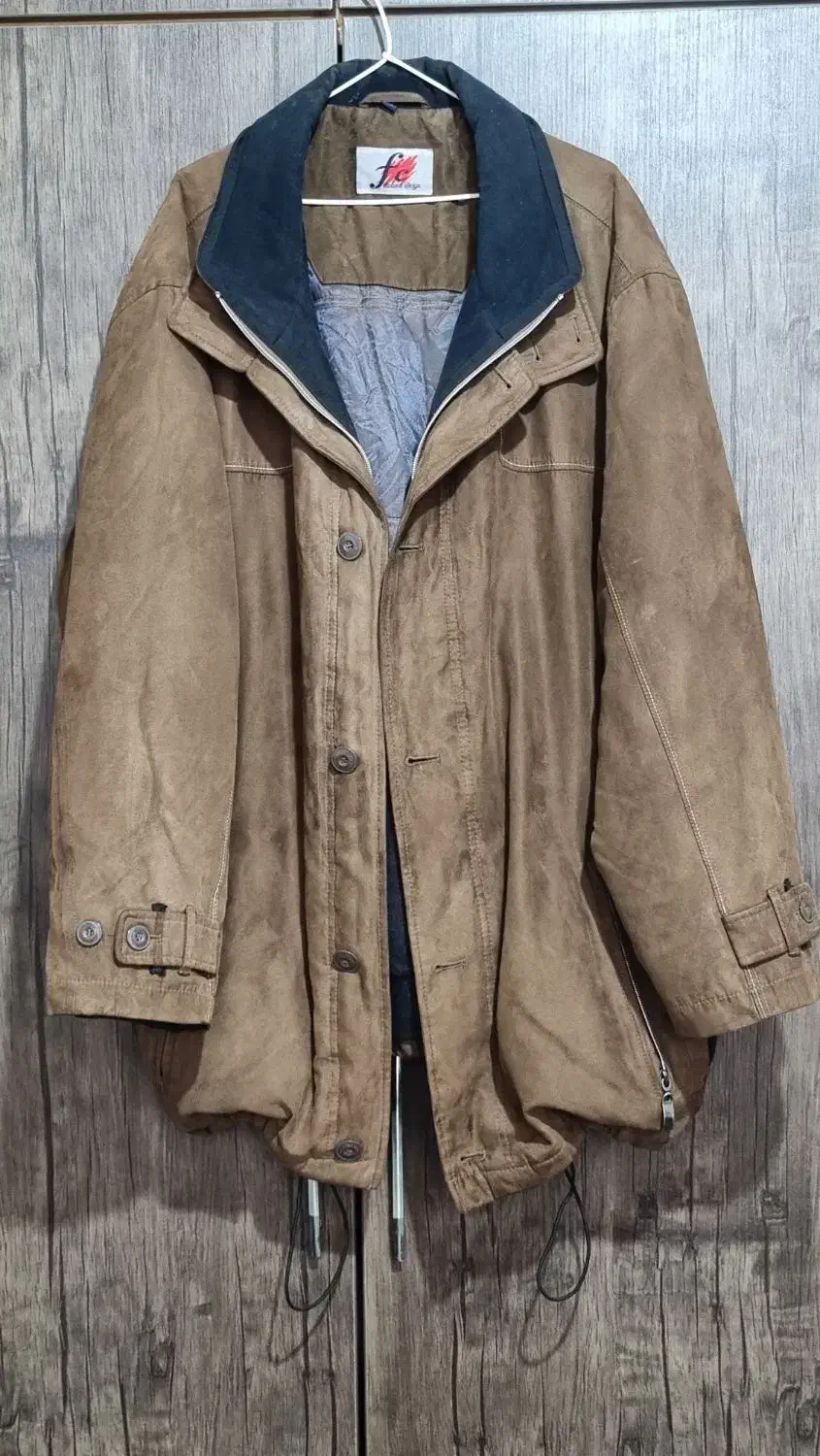 کاپشن|لباس|بندر انزلی, میان پشته|دیوار