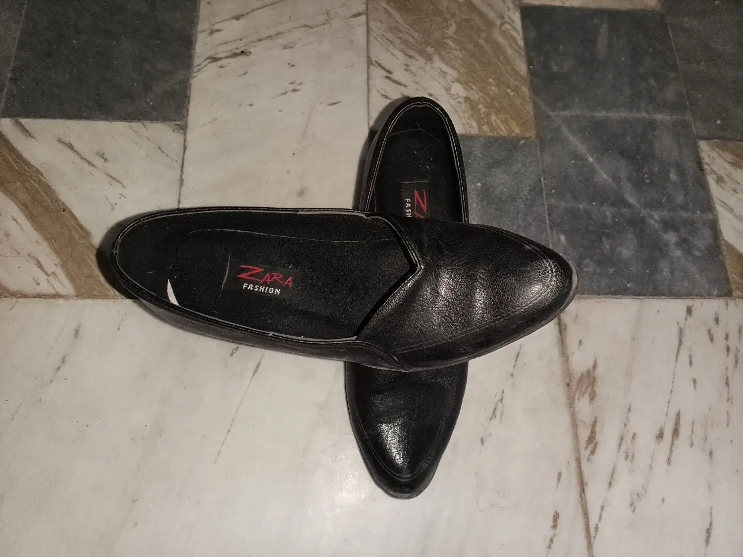 یک جفت کفش زنانه یک جفت استوک|کیف، کفش، کمربند|نهاوند, |دیوار