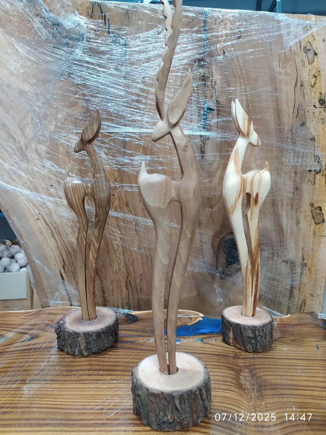 مجسمه غزال چوبی|مجسمه، تندیس، ماکت|قدس, شهرک صنعتی گلگون|دیوار