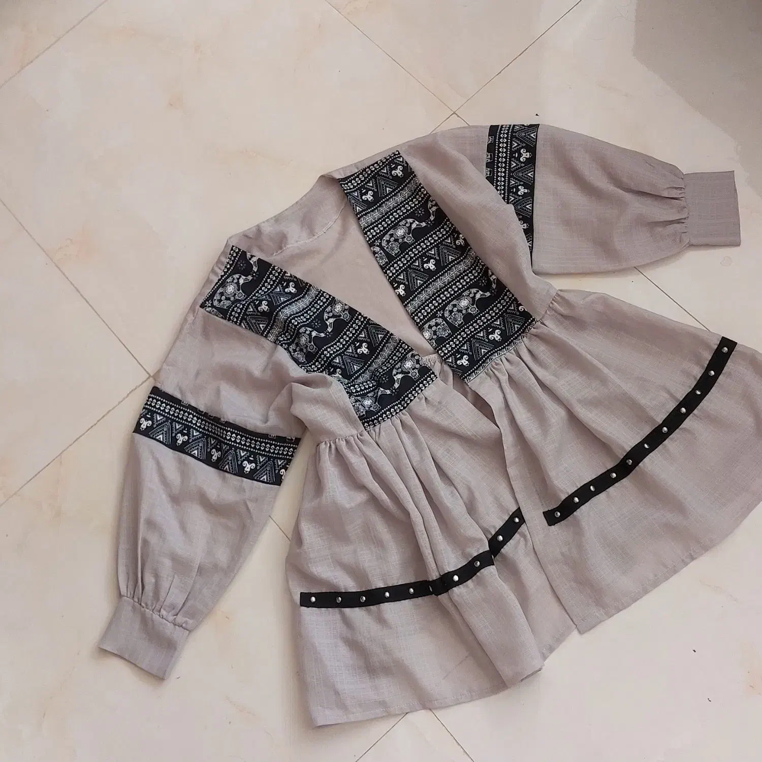 مانتوعروسکی|لباس|اردکان, |دیوار