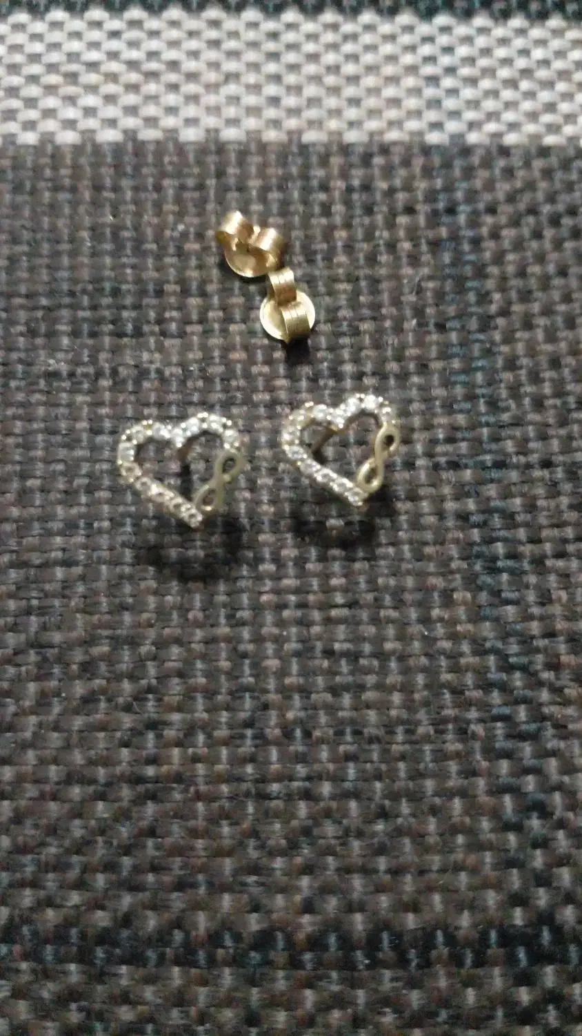 گوشواره میخی|جواهرات|بیرجند, |دیوار