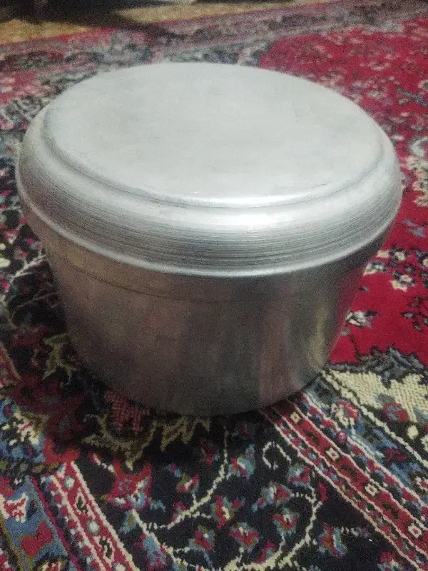 ظروف روحی|ظروف پخت‌وپز|فیروزآباد (فارس), |دیوار