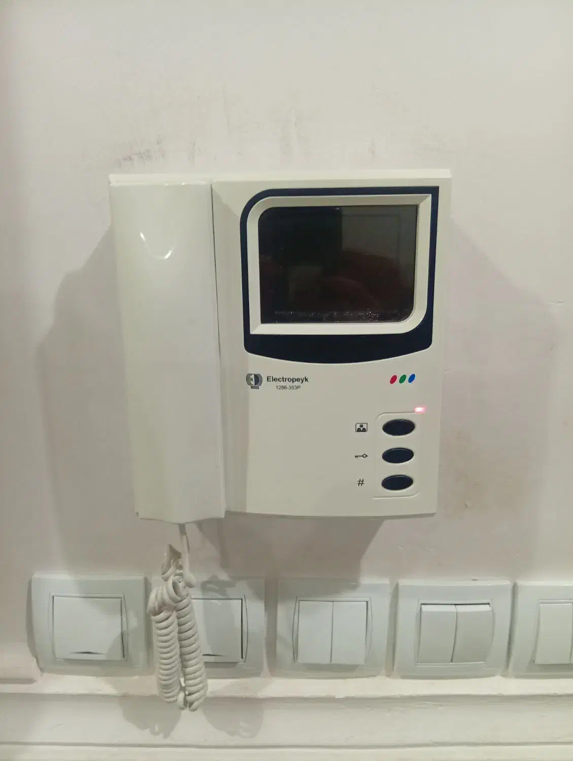 نصب ایفون تصویری وصوتی لوله کسی اب|خدمات پیشه و مهارت|مریوان, |دیوار