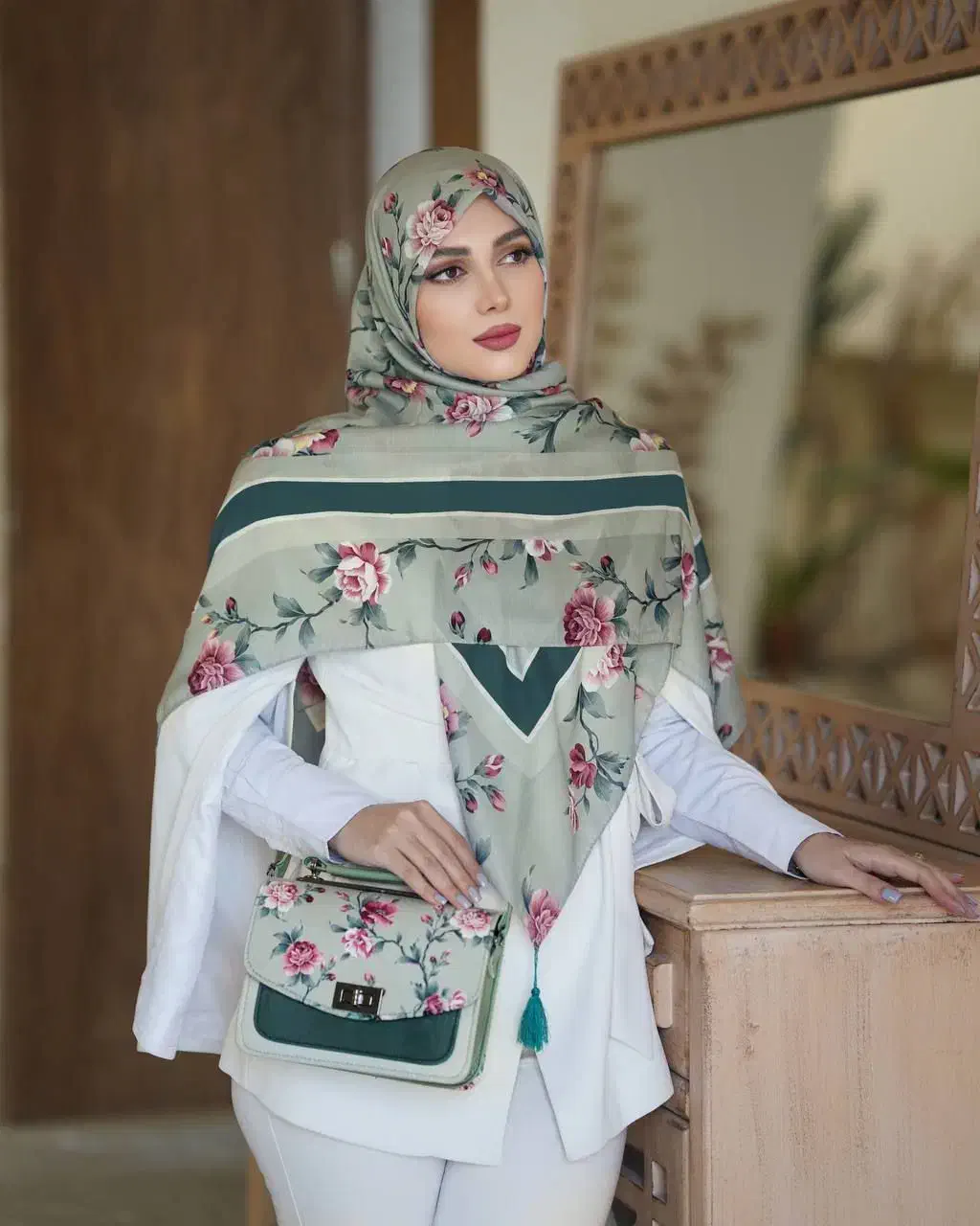 انواع روسری و شال|لباس|شیراز, میانرود|دیوار