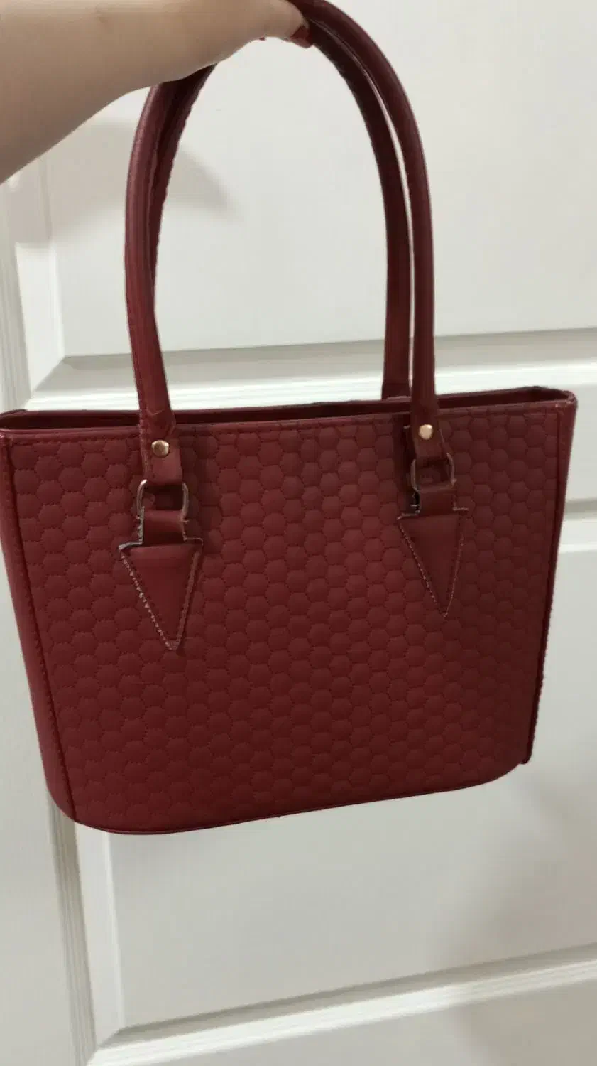 کیف|کیف، کفش، کمربند|باغستان, |دیوار