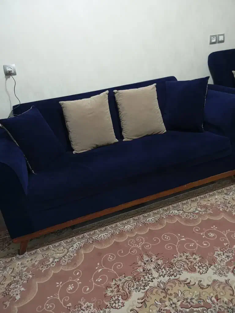 مبل راحتی|مبلمان خانگی و میز عسلی|شیراز, گل سرخ|دیوار