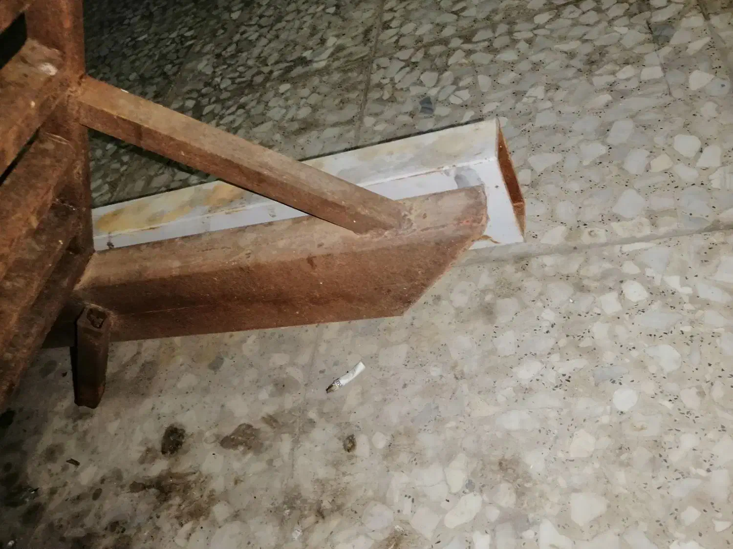 راه پله آهنی سنگین|مصالح و تجهیزات ساختمان|اهواز, کوی مهدیس|دیوار