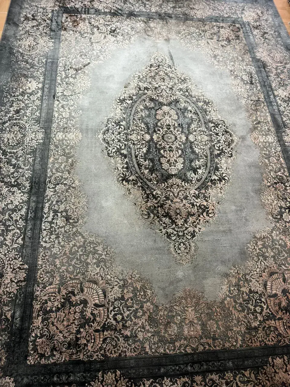 دوتا فرش سایه روشن درحدنو تمیز|فرش|آرادان, |دیوار