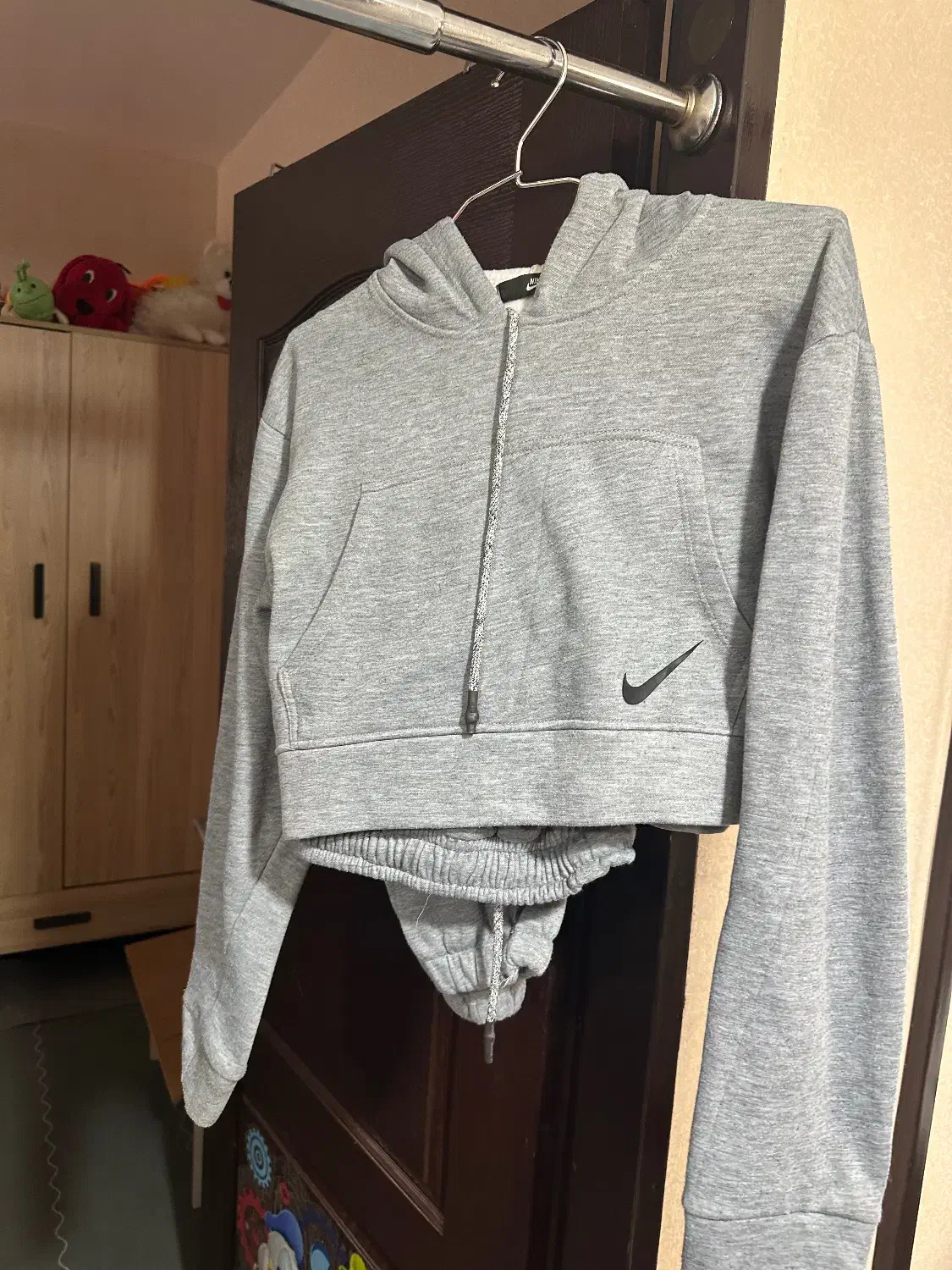 چند عدد لباس در حد نو|لباس|مرودشت, ثبت احوال|دیوار