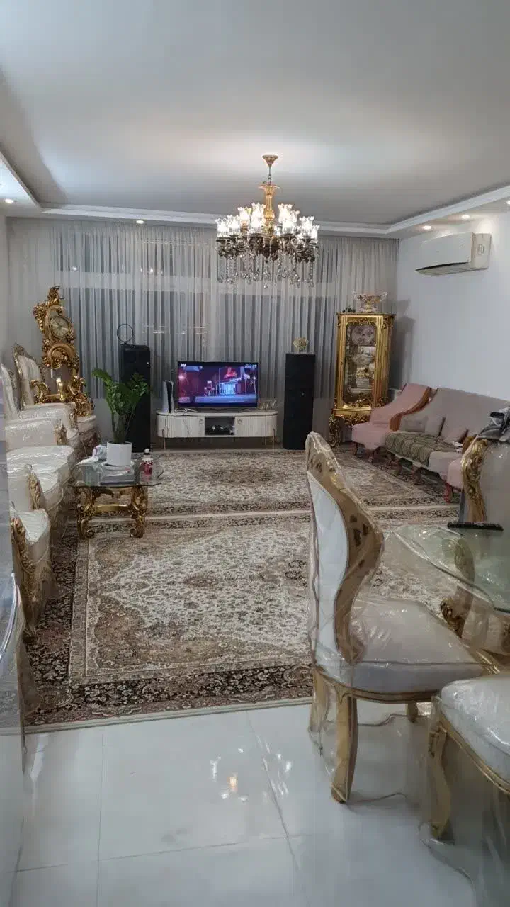 آپارتمان ۱۱۰ متری طبقه سوم سر جلو|فروش آپارتمان|مشهد, کوی المهدی|دیوار