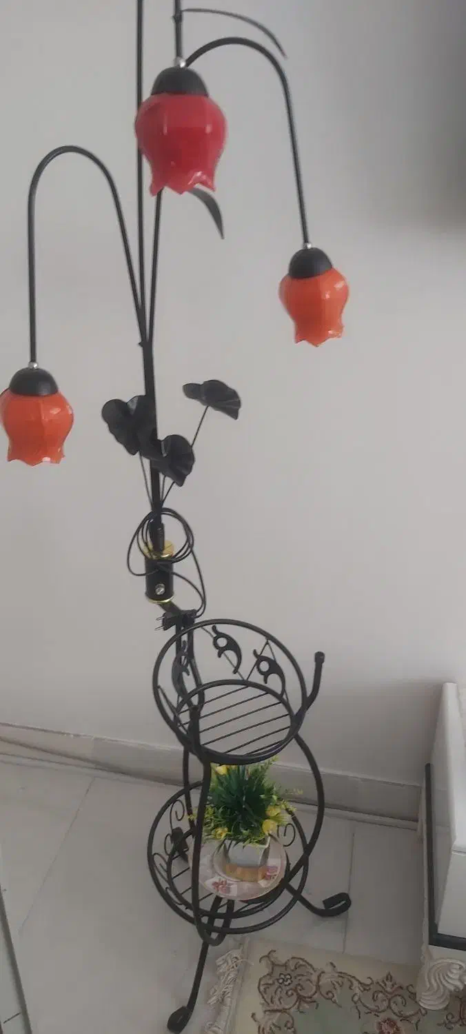 آباژور کاملا سالم میز تلفن وزیرش جا گلدانی|چراغ خواب و آباژور|ارومیه, |دیوار