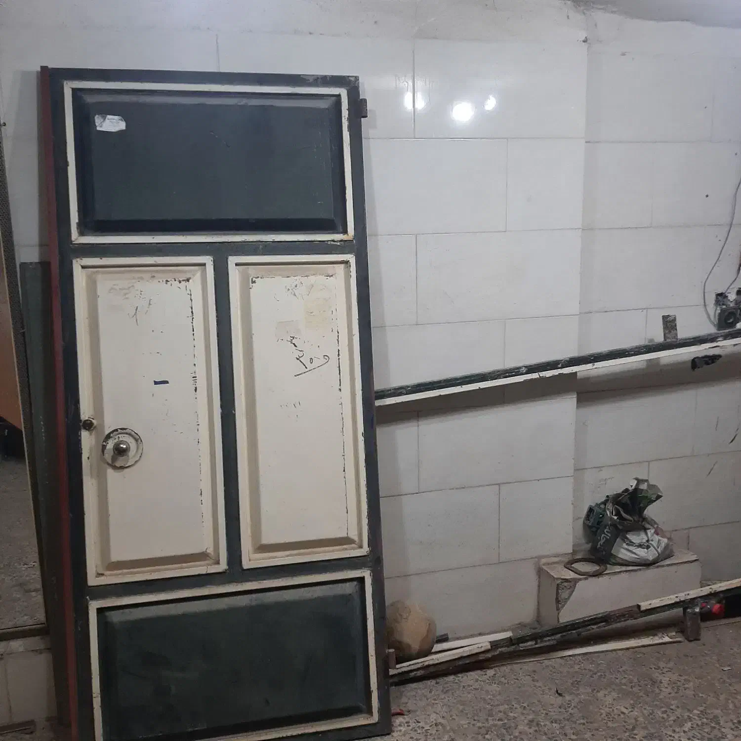 کلکسیونی وعتیقه|کلکسیون اشیاء عتیقه|دورود, |دیوار