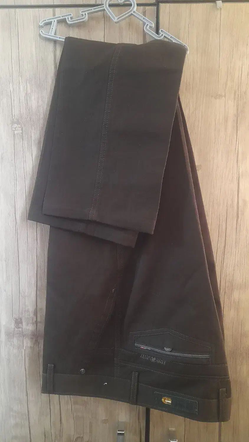 شلوار بزرگسالان|لباس|اصفهان, سرچشمه|دیوار