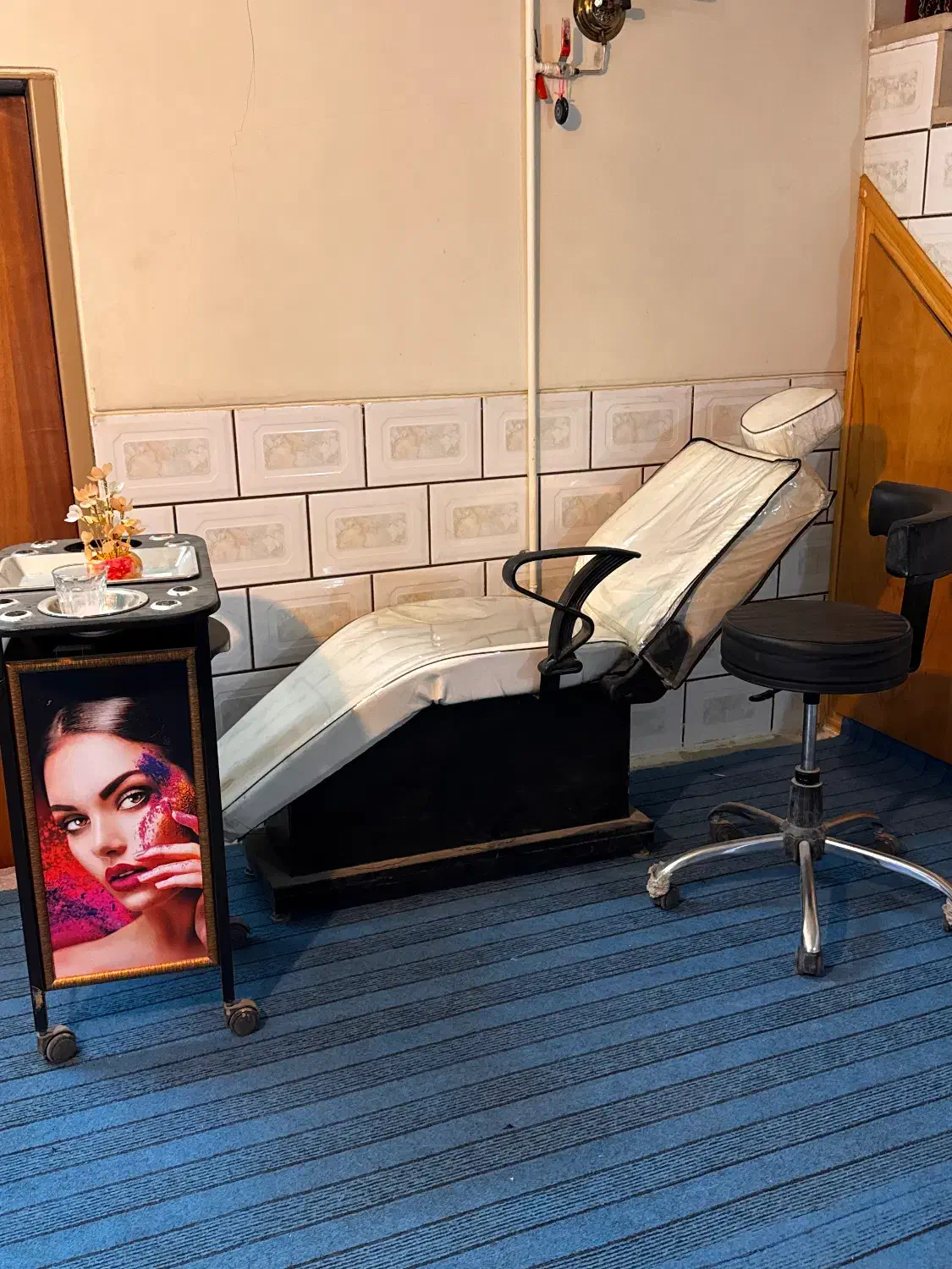 صندلی ارایشگاه|آرایشگاه و سالن‌های زیبایی|مبارکه, |دیوار