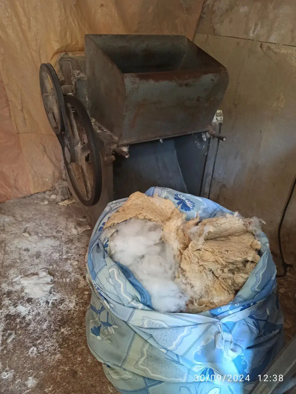 پنبه زنی و تشک دوزی جویبار حلاجی پنبه با دستگاه|رختخواب، بالش، پتو|کازرون, |دیوار