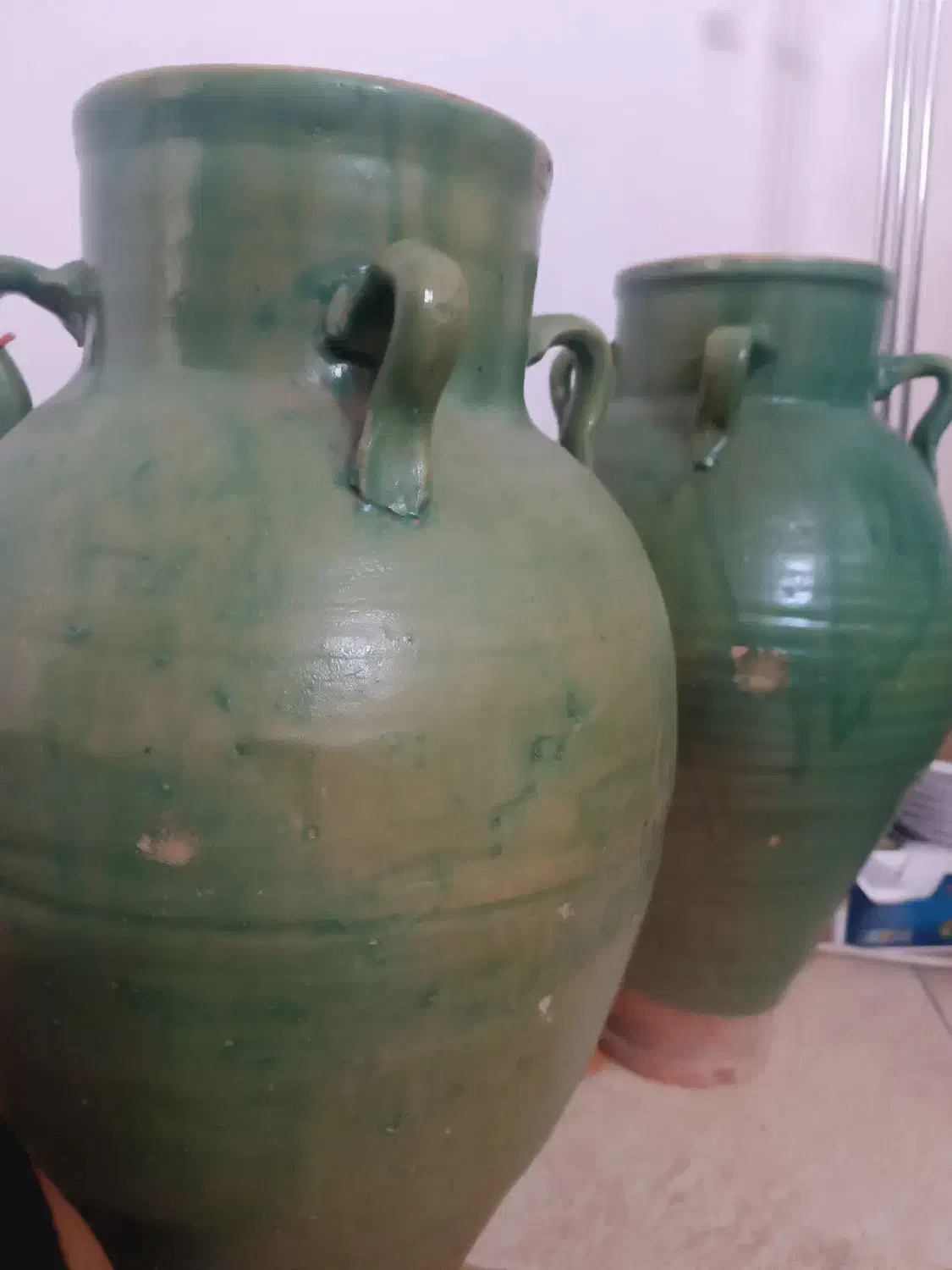 کوزه قدیمی|کلکسیون اشیاء عتیقه|خرم‌آباد, |دیوار