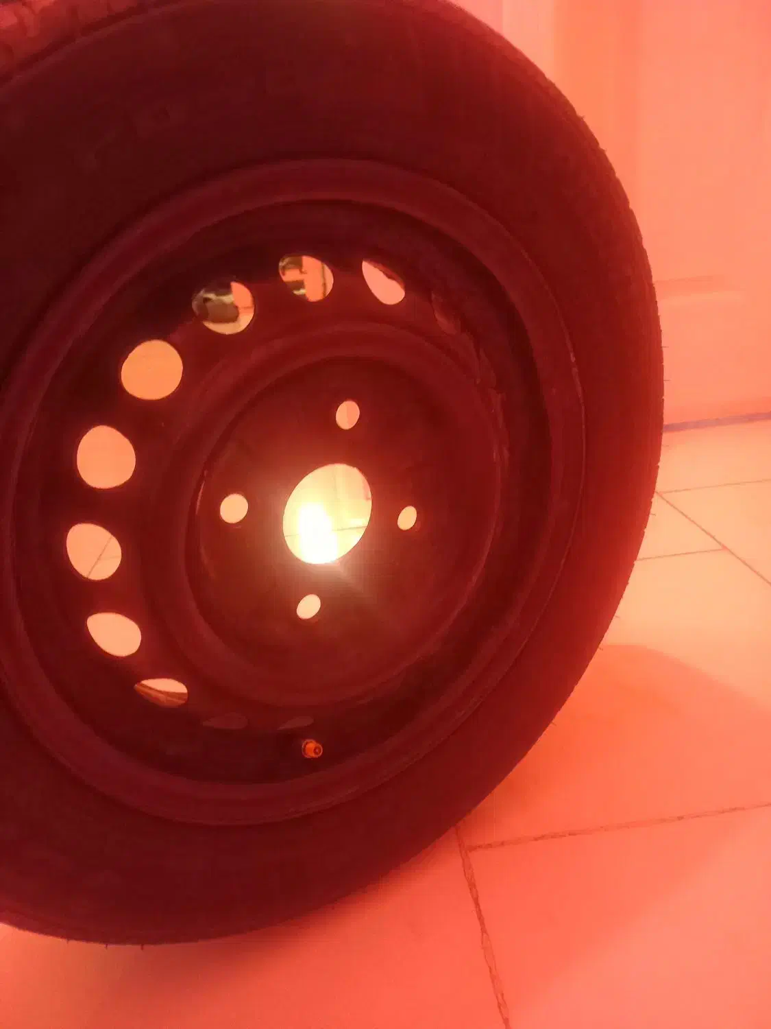 یک عدد رینگ و لاستیک پراید در حد نو|قطعات یدکی و لوازم جانبی|پردیس, فاز ۱۱|دیوار