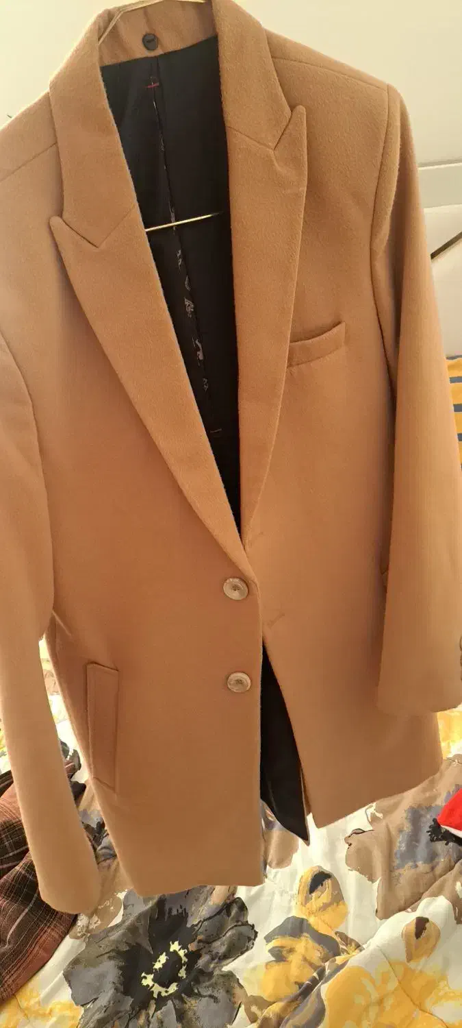 پالتو|لباس|آباده, |دیوار