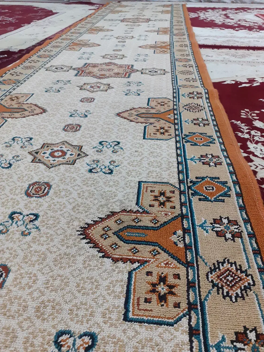 گلیم فرش یا کناره زیبا و تمیز|گلیم، جاجیم، گبه|قم, زنبیل آباد|دیوار