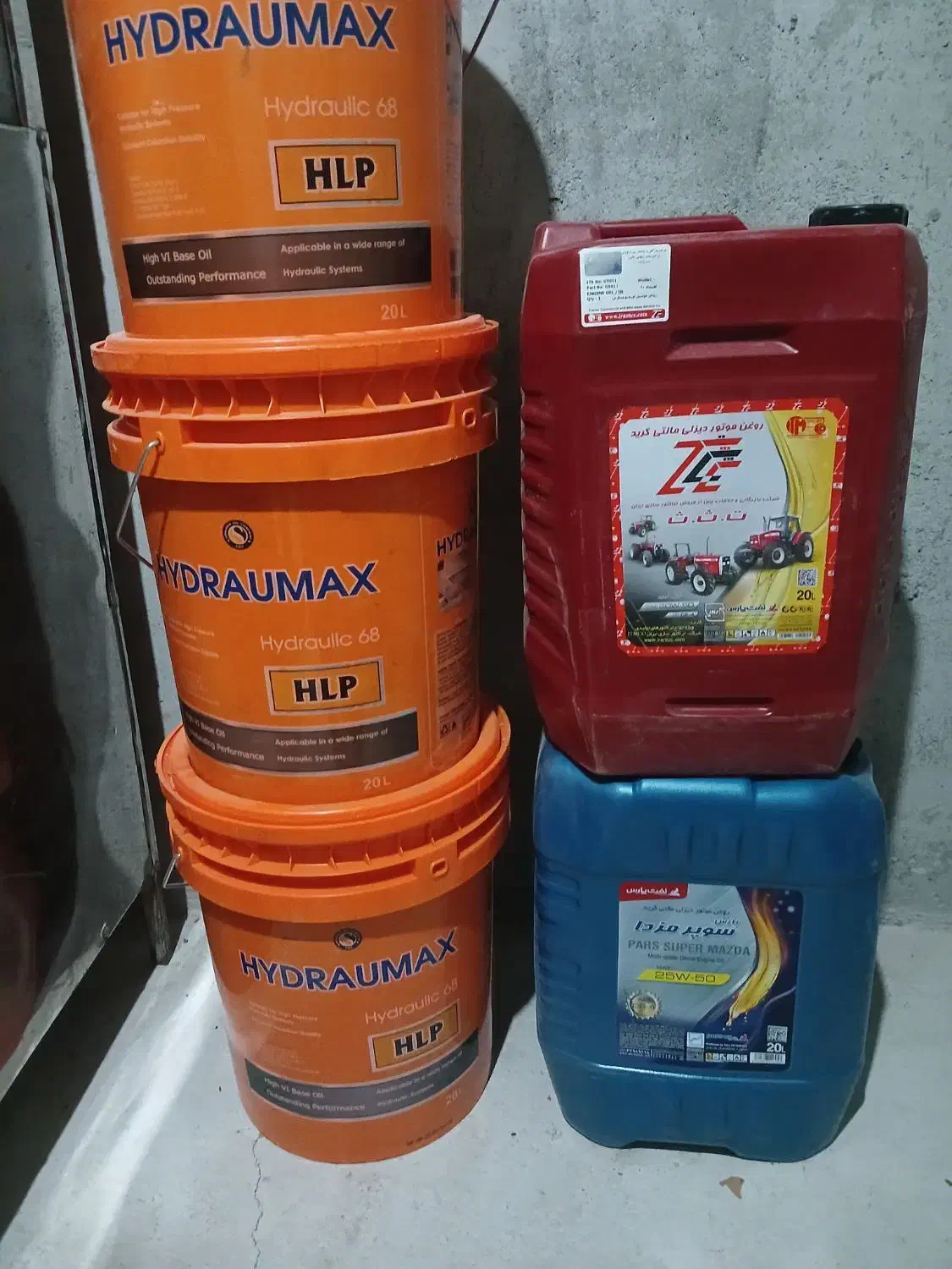 فروش۵ عدد روغن ۲۰ لیتری مرغوب و با کیفیت تراکتور|عمده‌فروشی|رودخانه, |دیوار