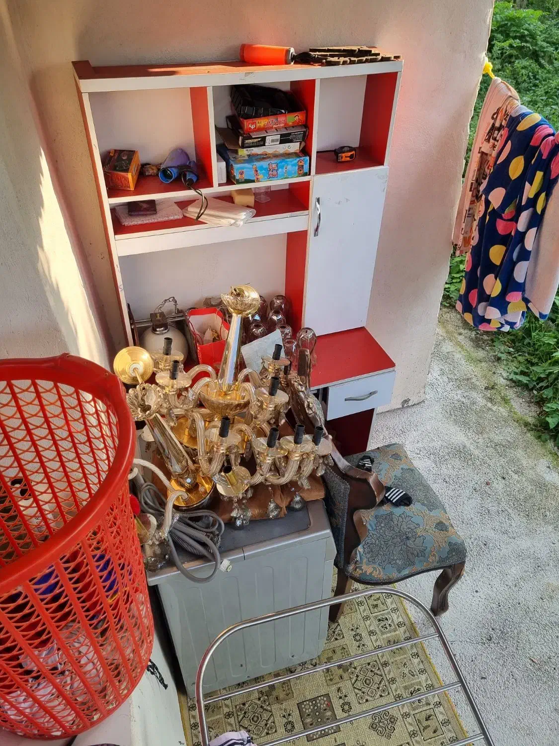 مقداری لوازم واساس خانه بعلت نبود جا|مبلمان خانگی و میز عسلی|گوراب زرمیخ, |دیوار