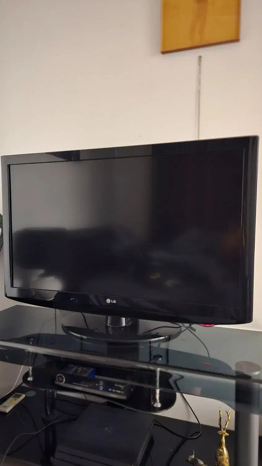 تلویزیون ۴۲ LCD الجی در حد نو|تلویزیون و پروژکتور|بابل, |دیوار